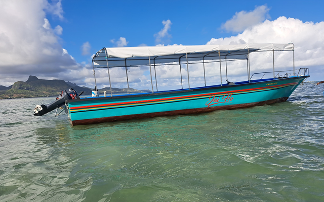 Southern Islands Tour on Motor Boat