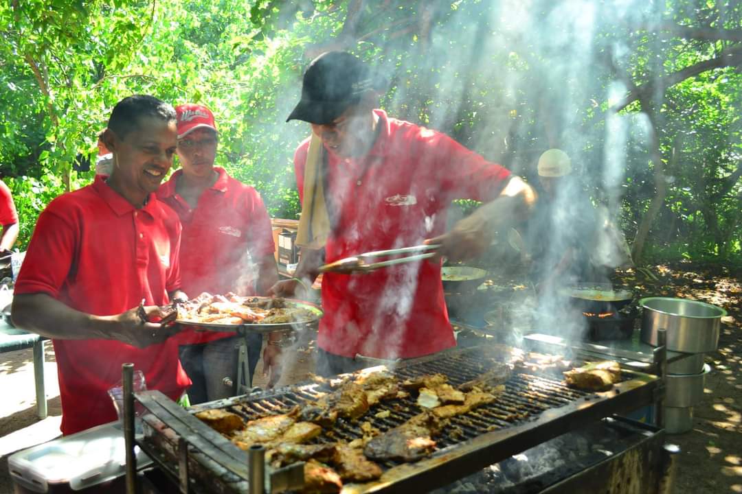 BBQ Lunch on Île aux Cerfs